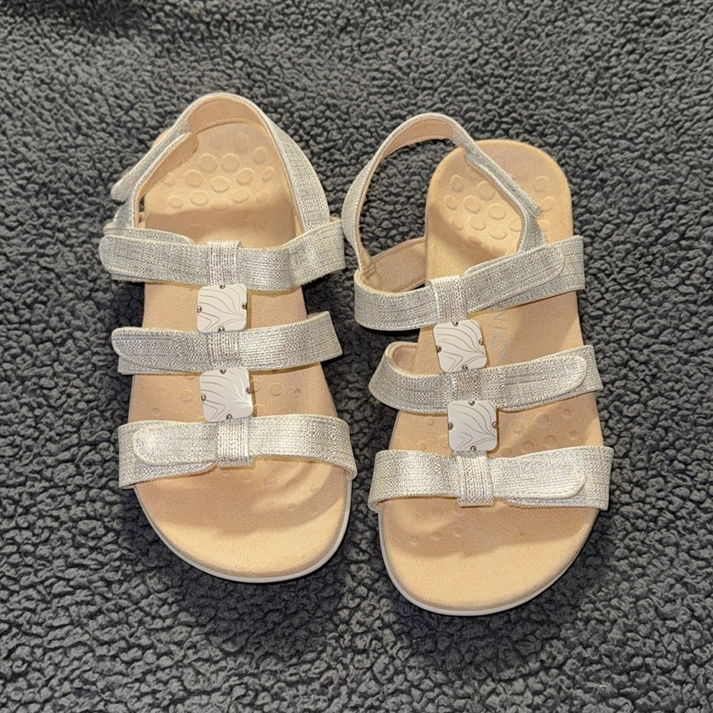 Vionic Amber Women's Adjustable Slide Sandal - O Silver Met Linen size 8 - Picture 5 of 15